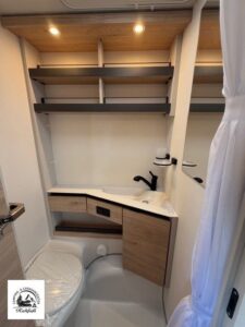 Dethleffs Camper 460 EL el. Fußbodenhei Auflastung – Ansicht 7