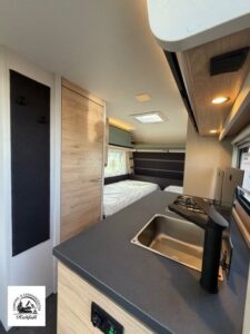 Dethleffs Camper 460 EL el. Fußbodenhei Auflastung – Ansicht 11