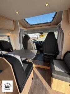 Sunlight TS 67 Navi RFK Markise F-Träger 5 Sitzplätze – Ansicht 7