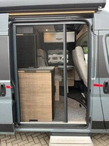 Dethleffs 600 ER Lithium Schlafdach Wechselrichter – Ansicht 5