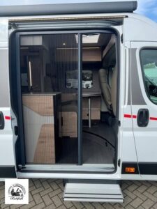 Dethleffs Globetrail 640 ES 95-Jahre ACC RFK Markise – Ansicht 6