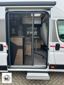 Dethleffs Globetrail 640 EK 95-Jahre-P. Combi 6 G/E – Ansicht 6