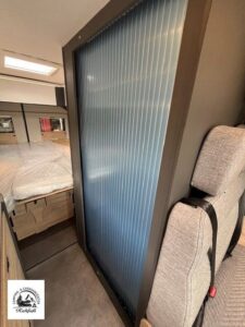 Dethleffs Globetrail 640 EK 95-Jahre-P. Combi 6 G/E – Ansicht 12